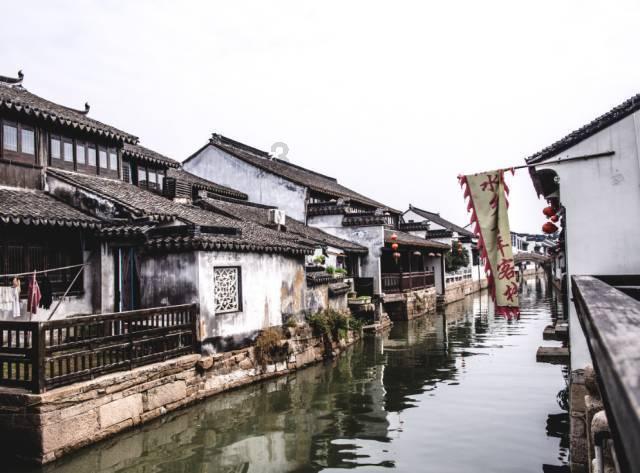 华为碎屏险只能免费换一次屏幕是吗——专业的红迪网平台